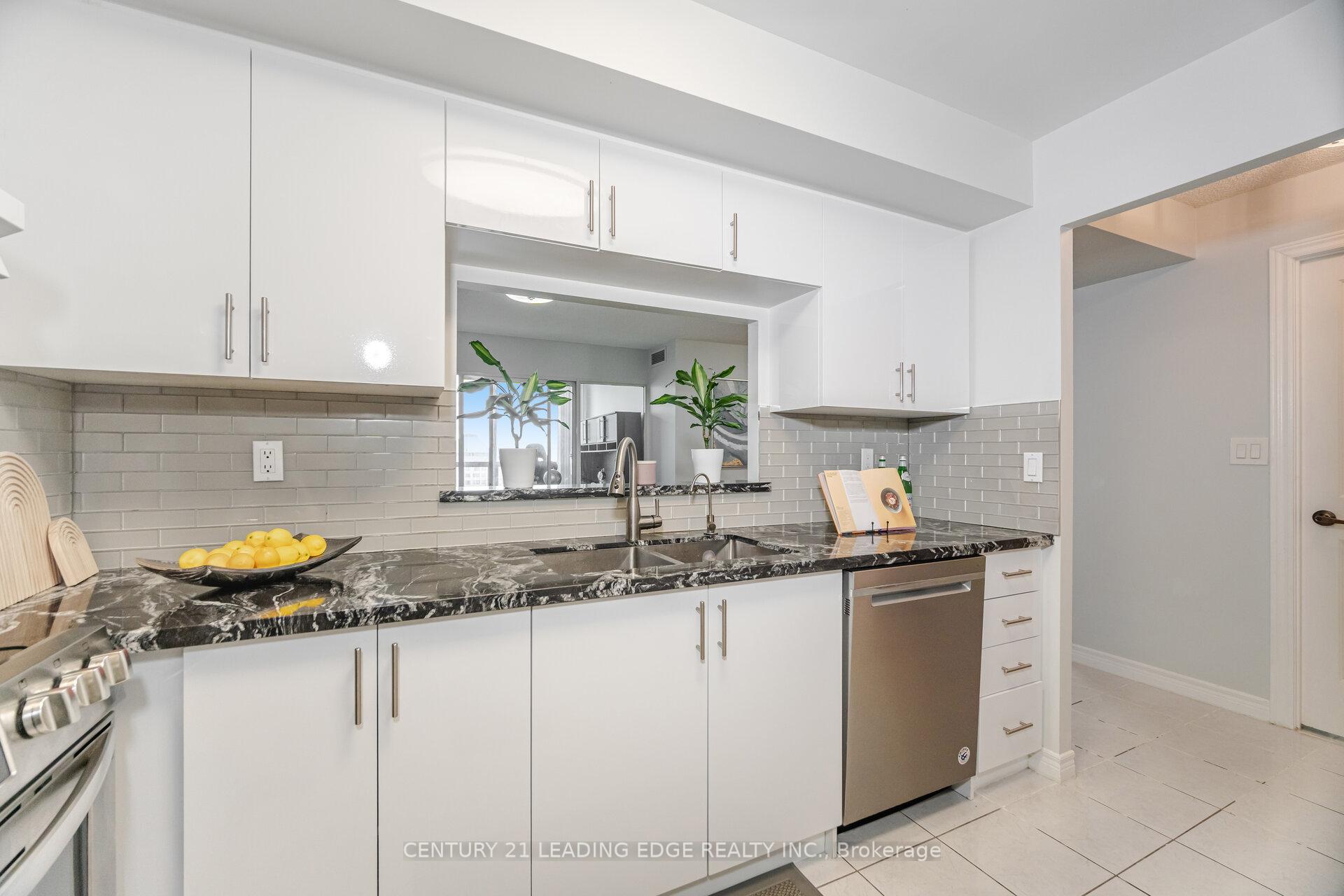 3 Bedrooms Condo at 68 Corporate, Toronto For sale