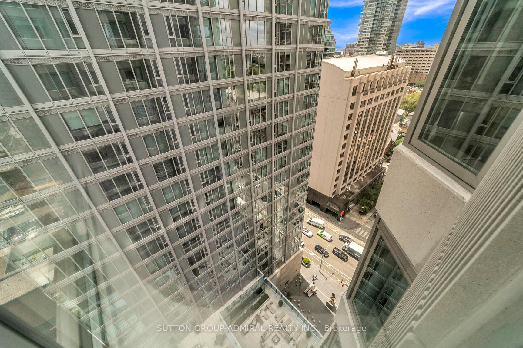 Condo at 155 YORKVILLE, Toronto For sale