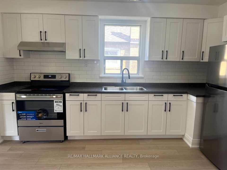 #Upper - 29 Savona Drive, Toronto, ON M8W 4T9