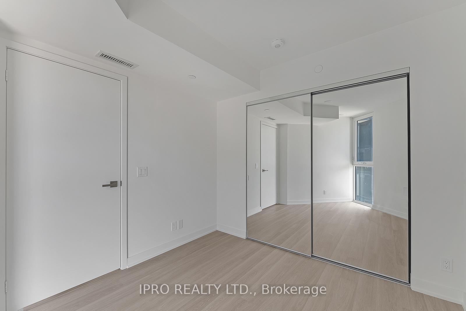 1 Bedroom Condo at 30 Tretti, Toronto For sale