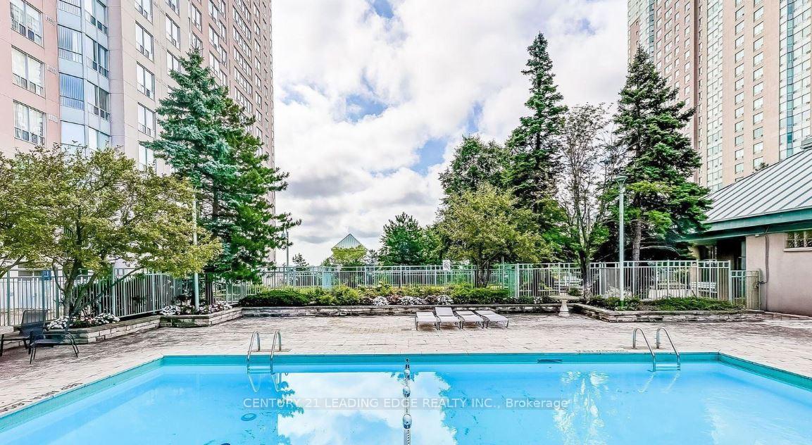 3 Bedrooms Condo at 68 Corporate, Toronto For sale