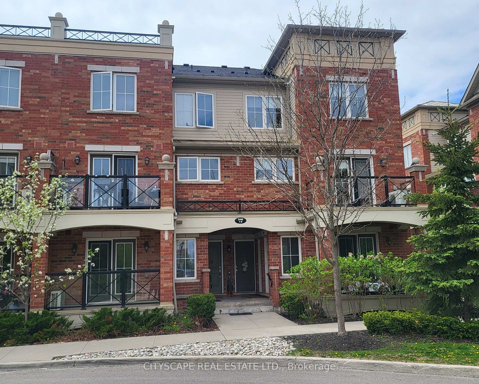 2 Bedrooms Condo at 2496 Post, Oakville For sale