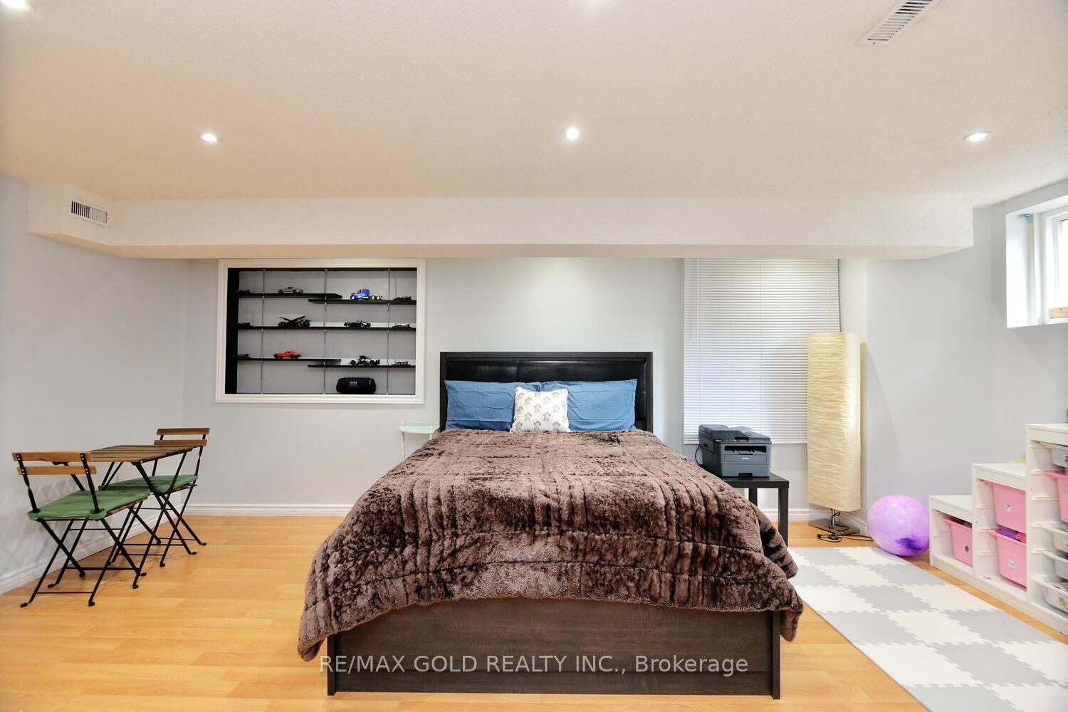 7 Lofty Pines Place