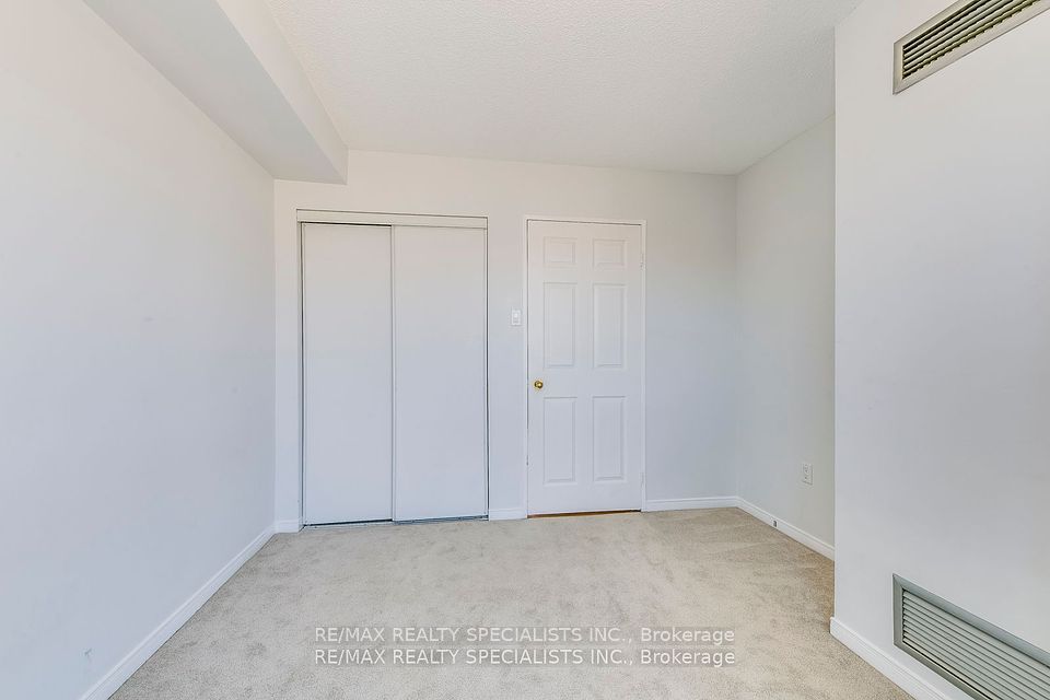 2nd Bedroom With Large Closet