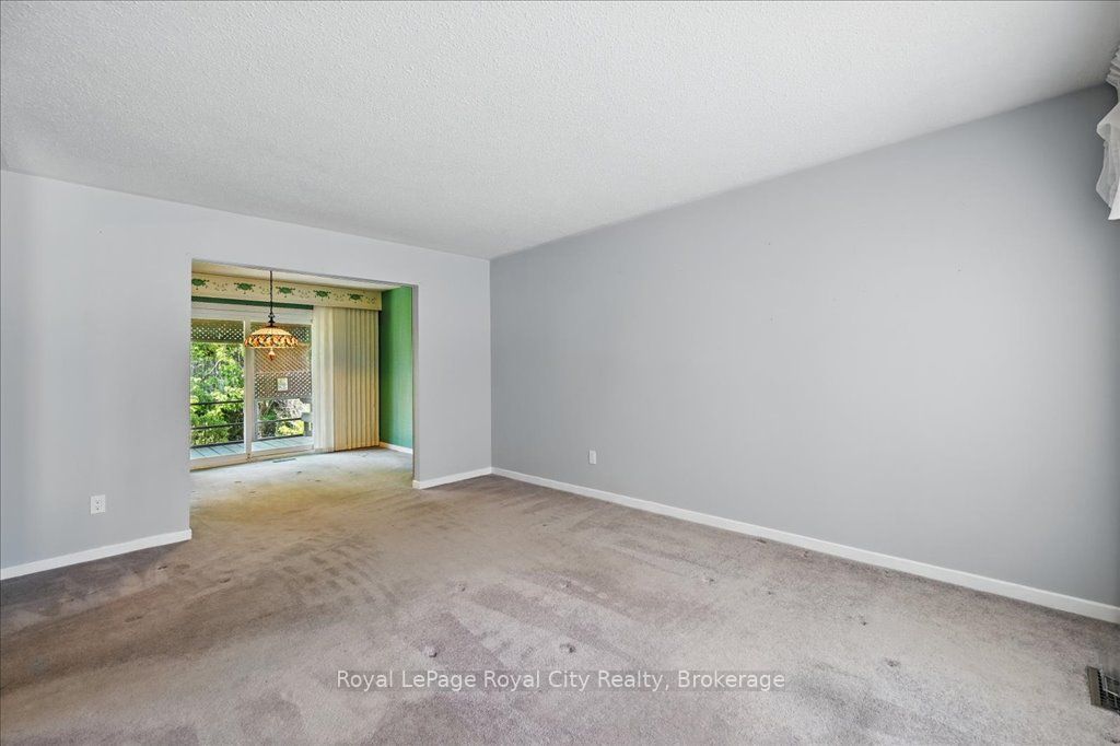 701 Castleguard Crescent