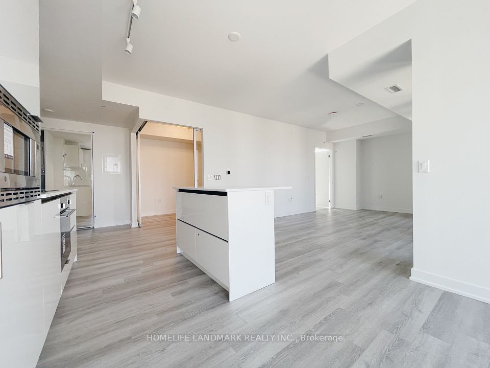 238 Simcoe