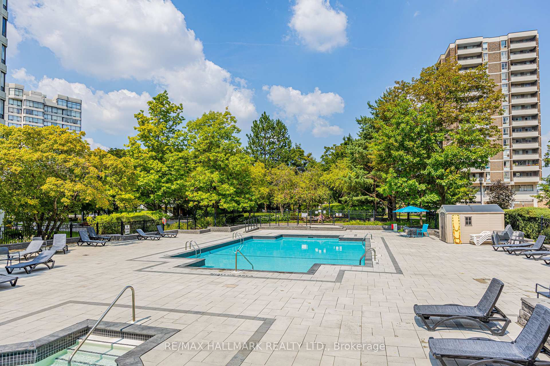 3 Bedrooms Condo at 1121 Steeles, Toronto For sale