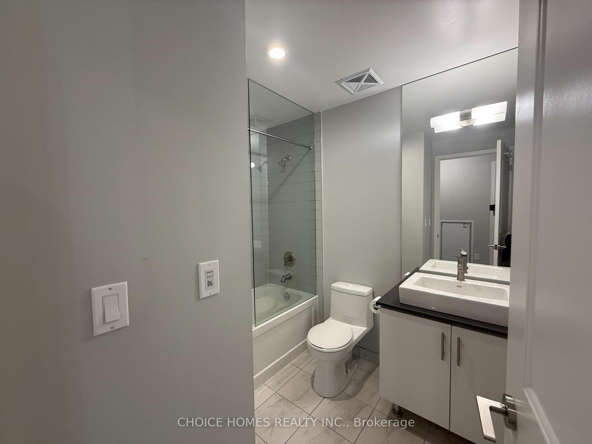 2 Bedrooms Condo at 1 The Esplanade,  Toronto For sale