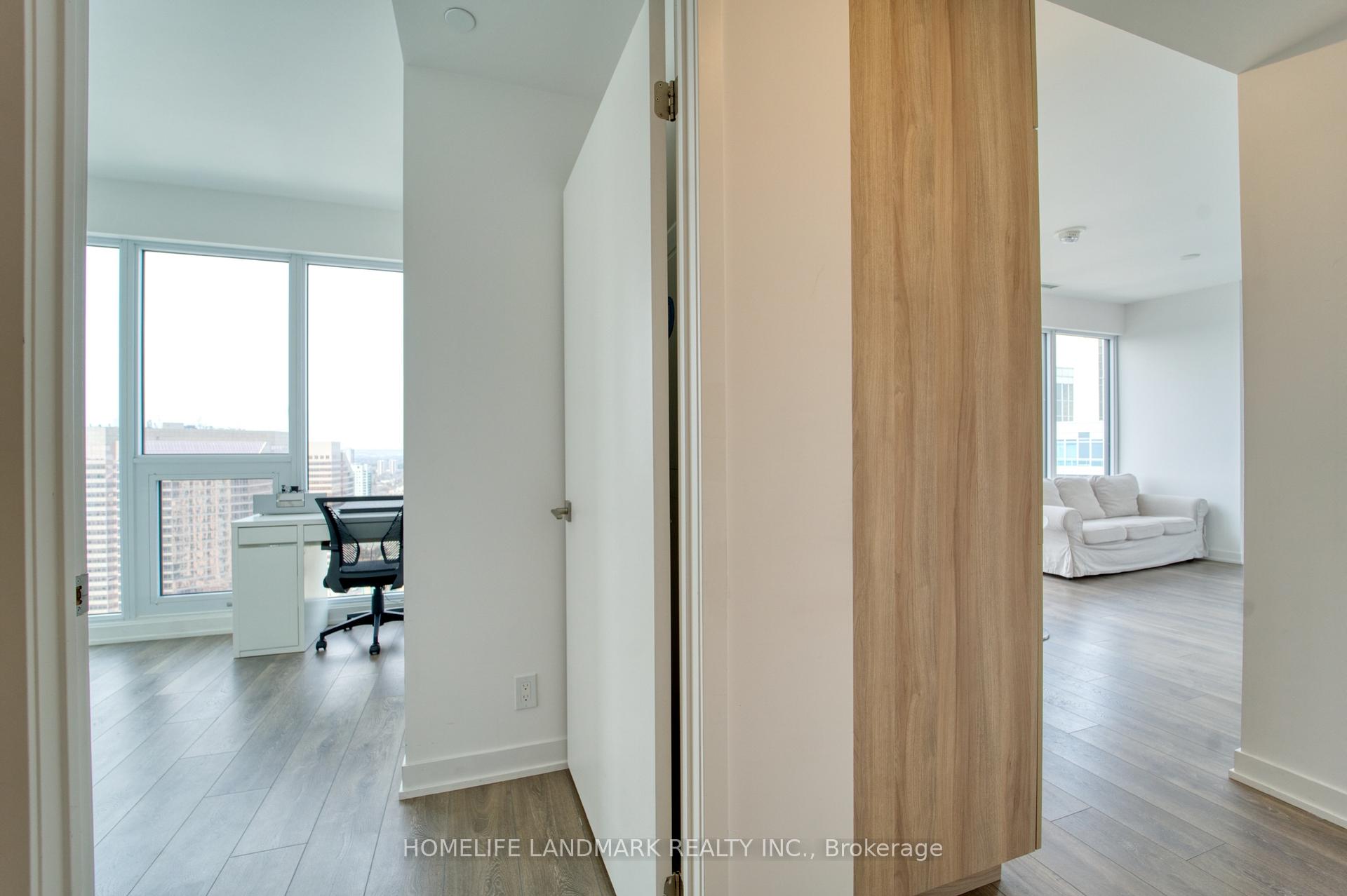 2 Bedrooms Condo at 15 HOLMES,  Toronto For sale
