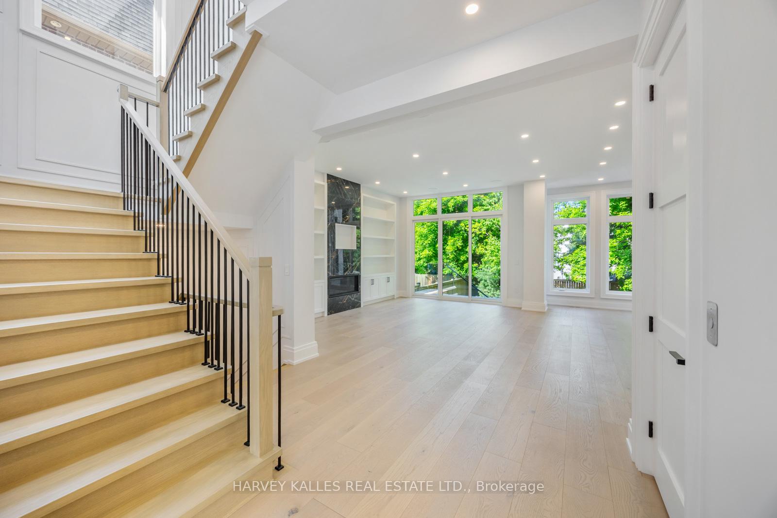 5 Graymar Avenue