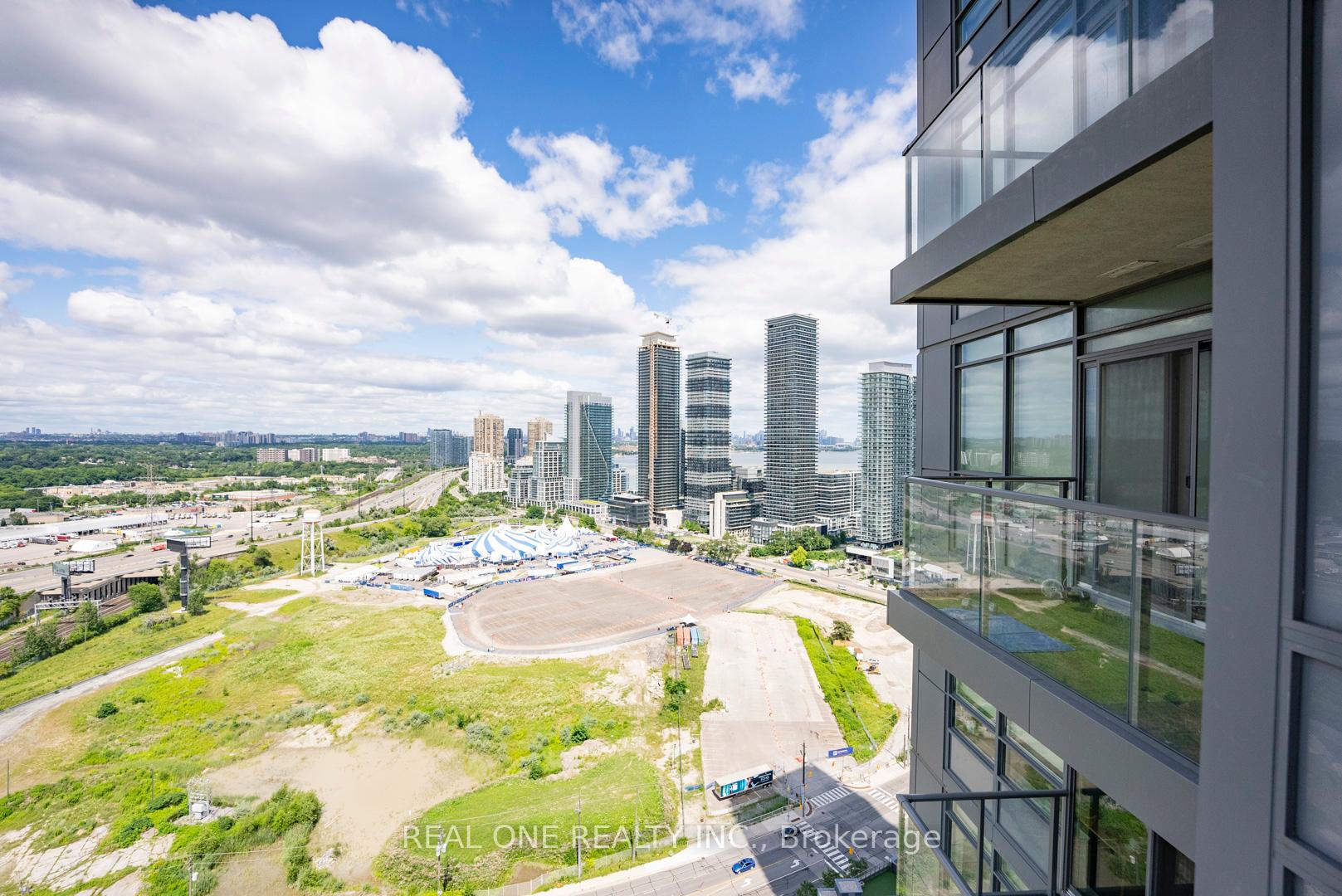 1 Bedroom Condo at 36 Park Lawn, Toronto For sale