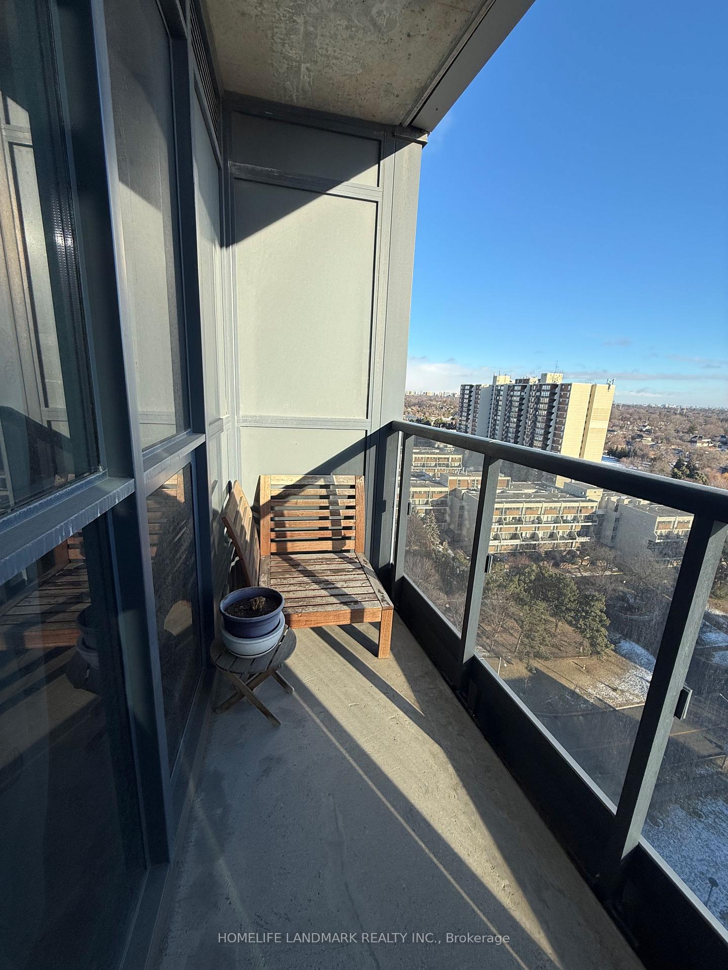 2 Bedrooms Condo at 1 Valhalla Inn, Toronto For sale