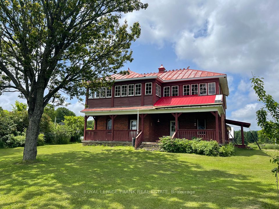 3940 Boulter