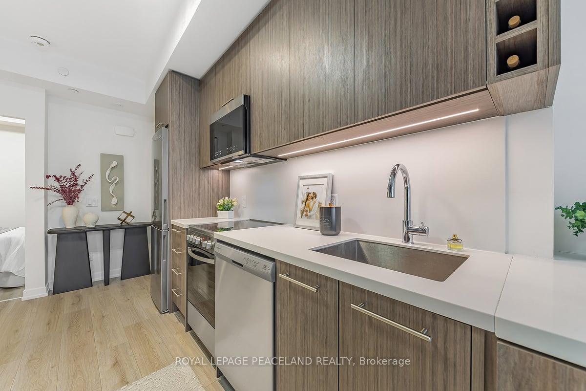 3 Bedrooms Condo at 266 Finch, Toronto For sale