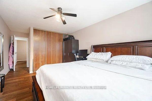4 Bedrooms Condo at 7080 Copenhagen, Mississauga For sale