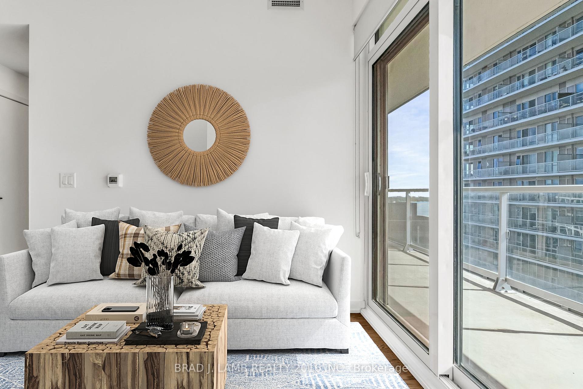 2 Bedrooms Condo at 20 Richardson, Toronto For sale