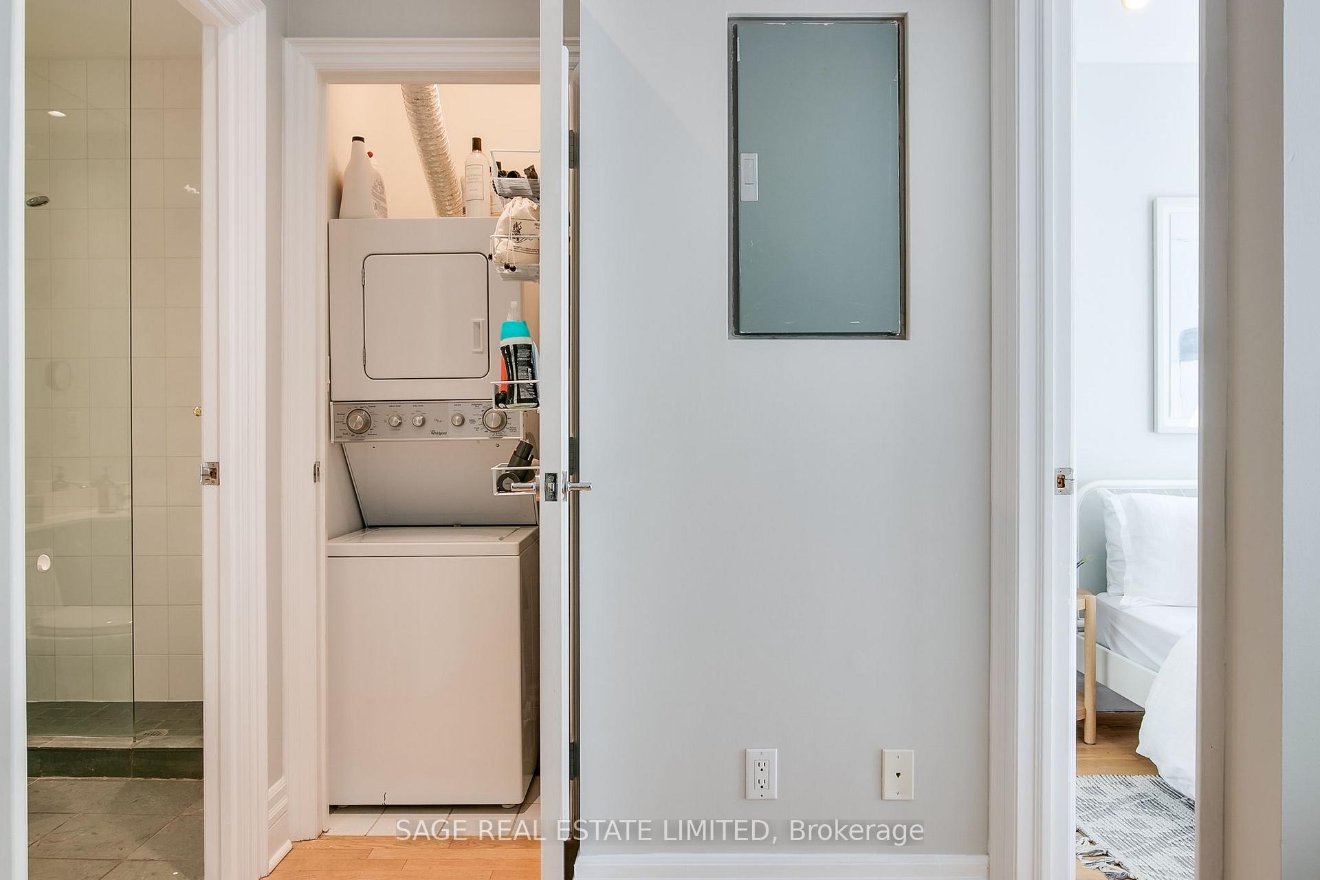 2 Bedrooms Condo at 111 Merton, Toronto For sale