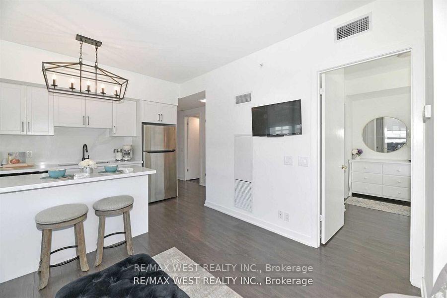 2 Bedrooms Condo at 2212 Lake Shore, Toronto For sale