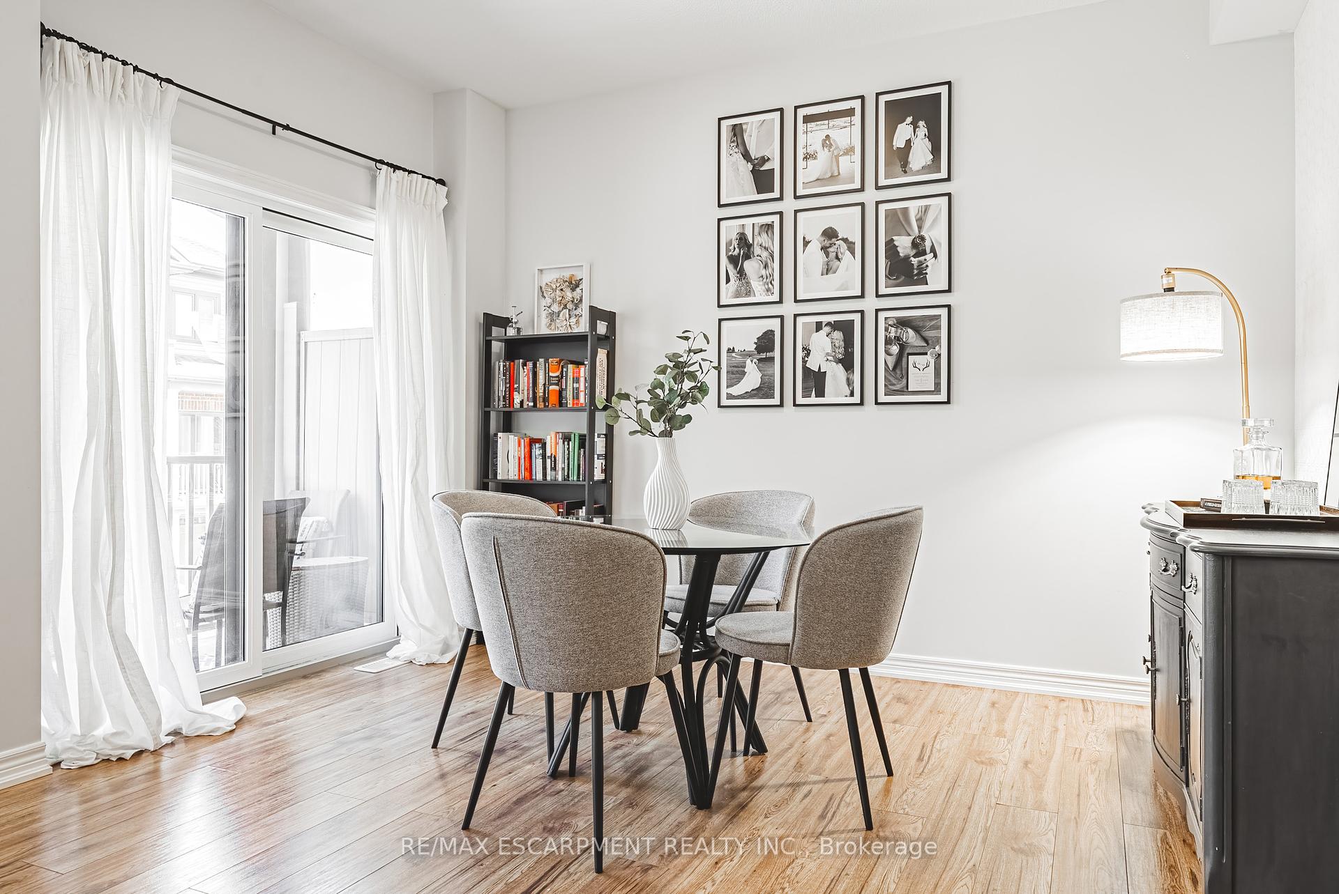2 Bedrooms Condo at 18 Ridgeside,  Hamilton For sale