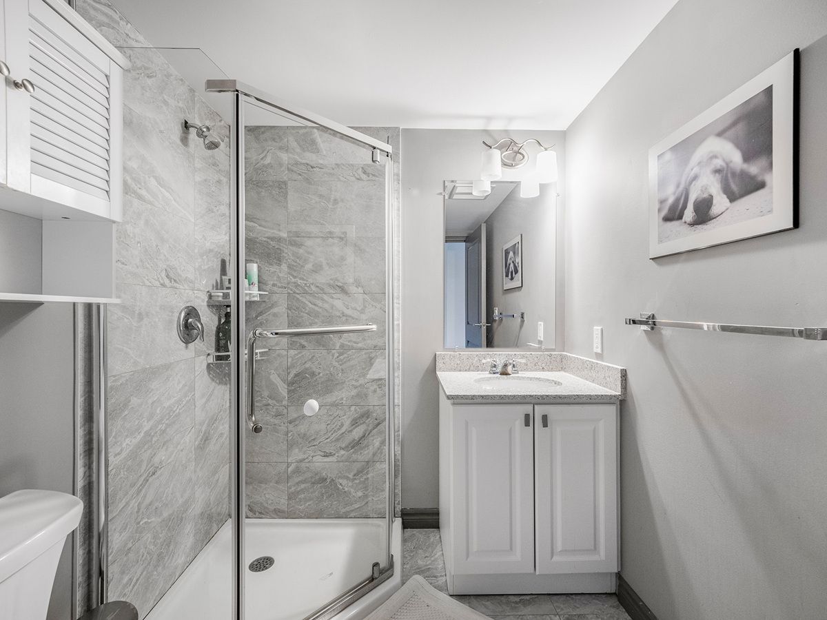 321 Spruce Street 709
