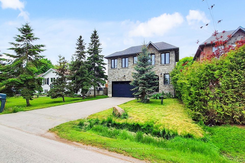 530 Duclos Point