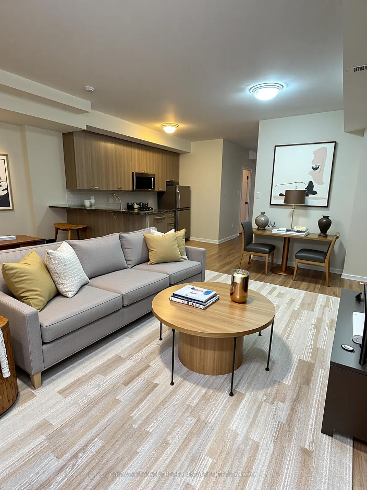 3 Bedrooms Condo at 19 Coneflower, Toronto For sale