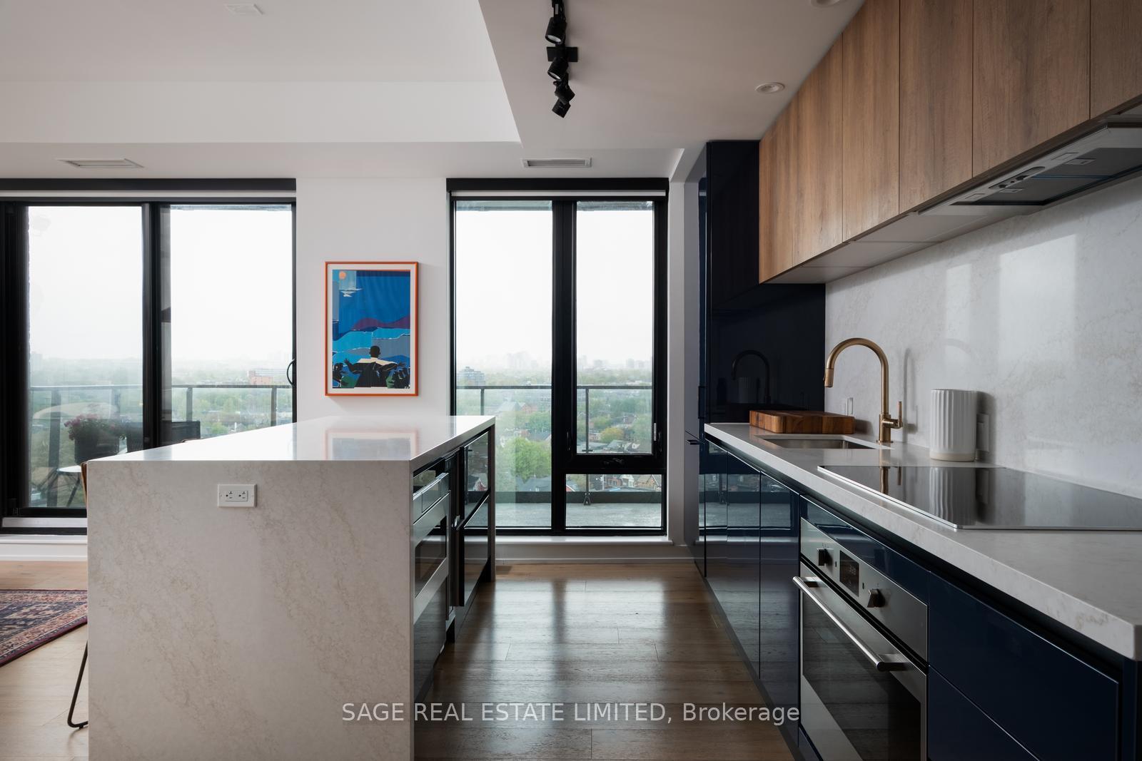 3 Bedrooms Condo at 200 Sudbury, Toronto For sale