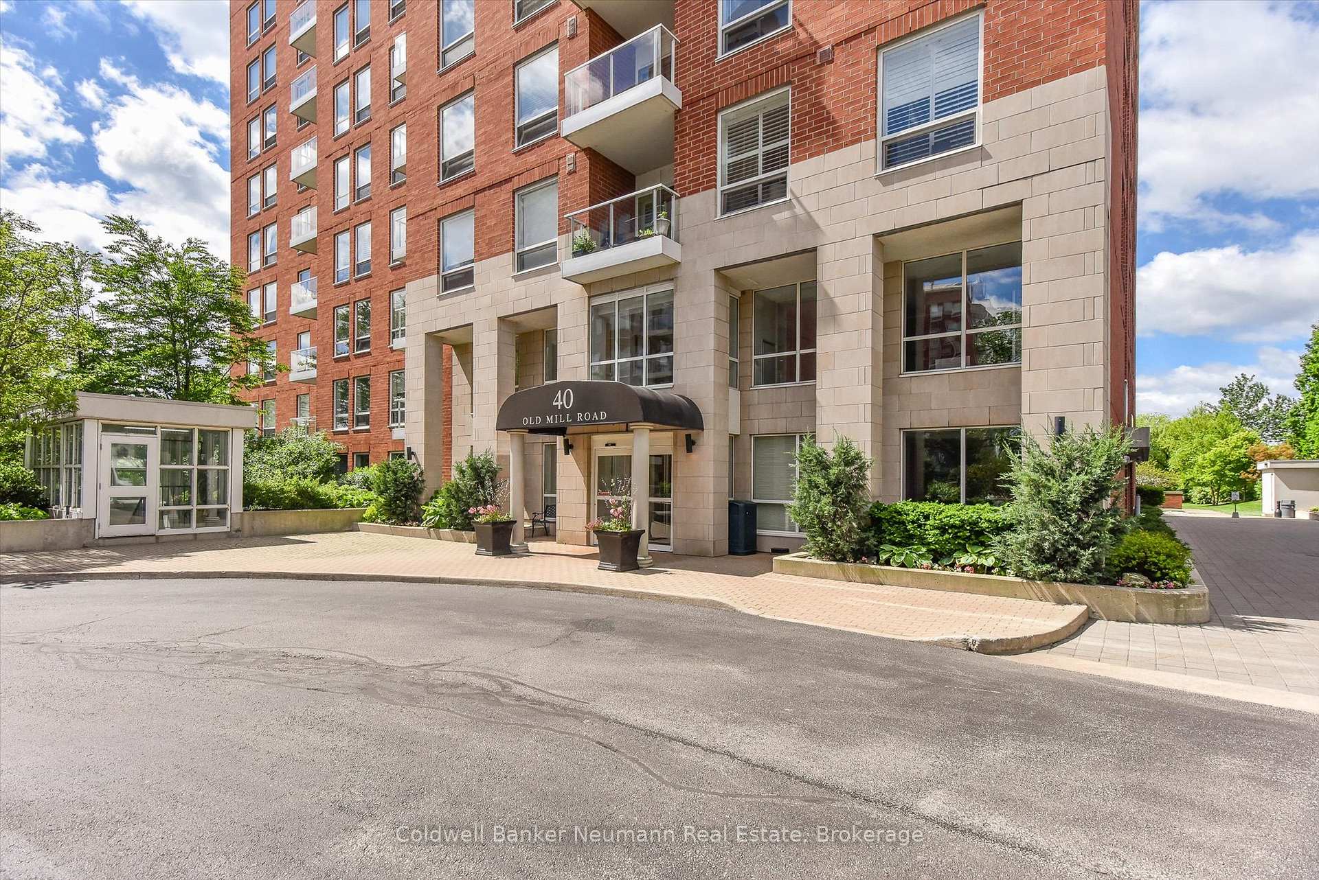 1 Bedroom Condo at 40 Old Mill, Oakville For sale