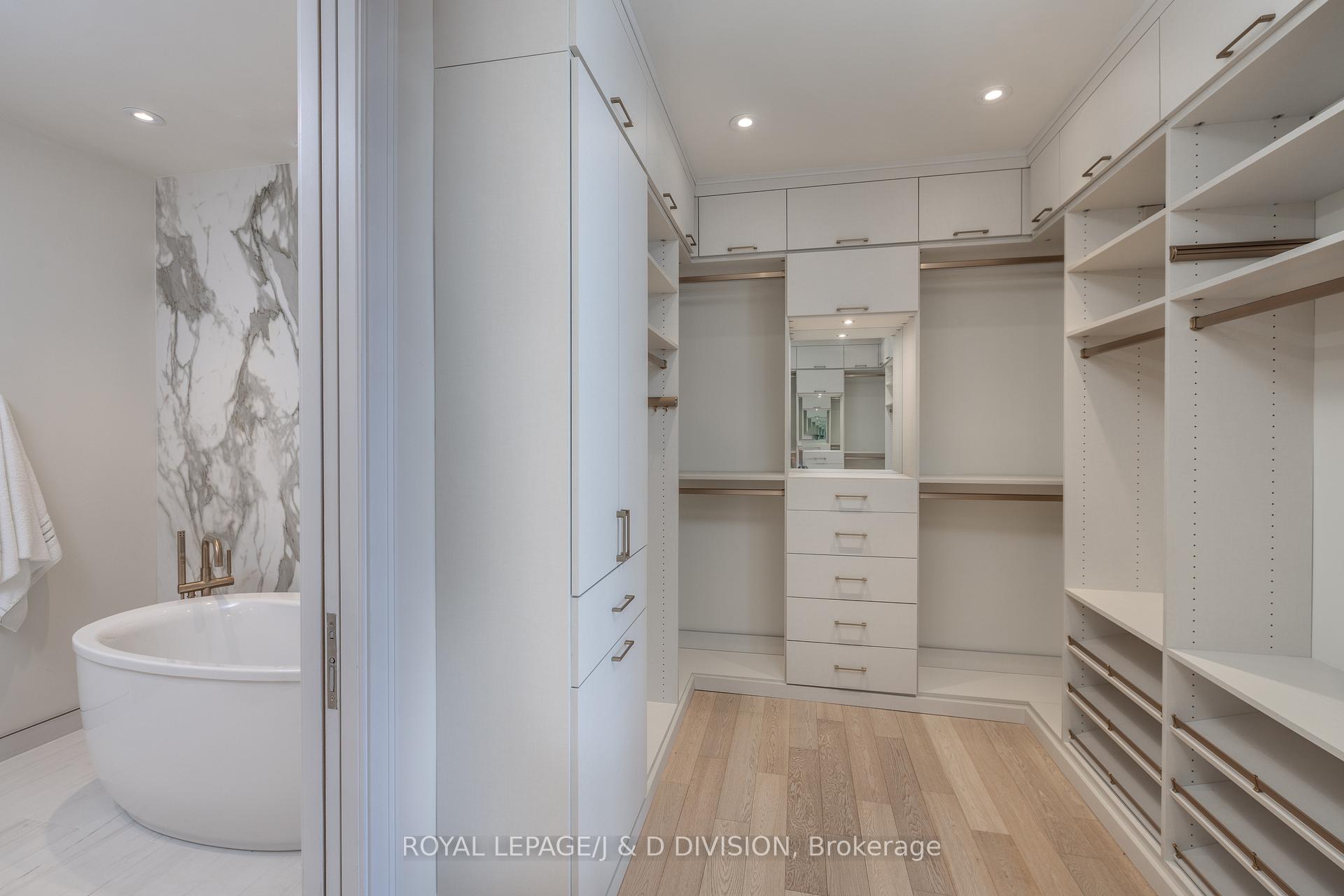 3 Bedrooms Condo at 1 Strathgowan, Toronto For sale