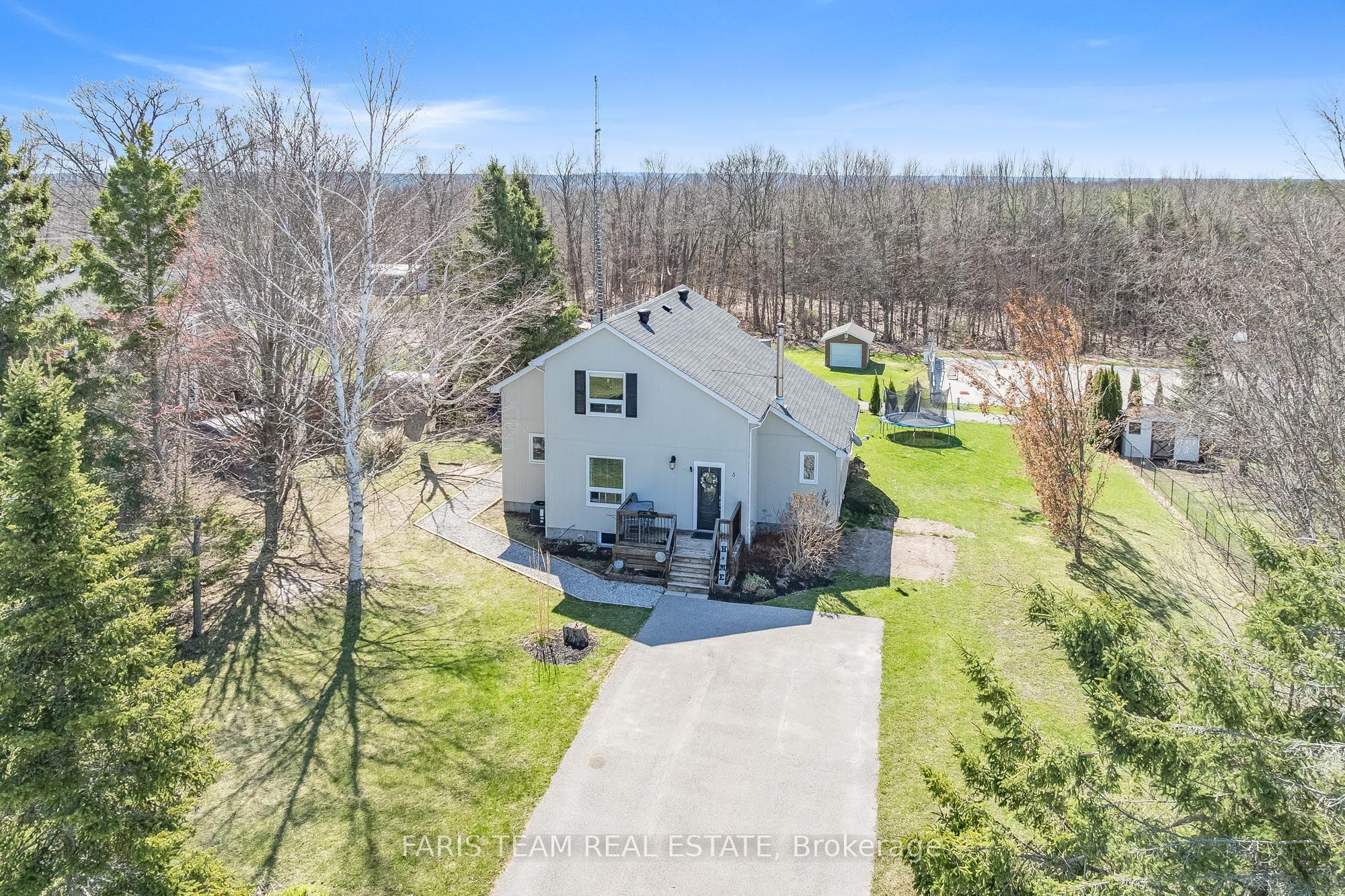 3 Agnes Street, Oro-Medonte, ON L0K 1N0