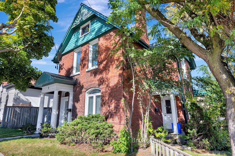 1 TERRACE HILL