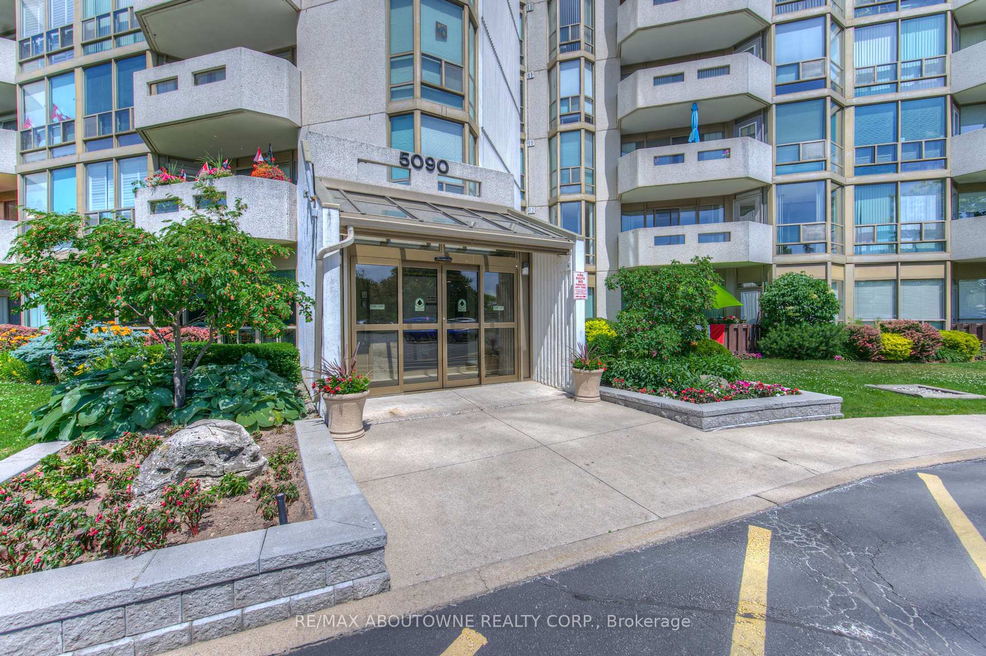 1 Bedroom Condo at 5090 Pinedale, Burlington For sale