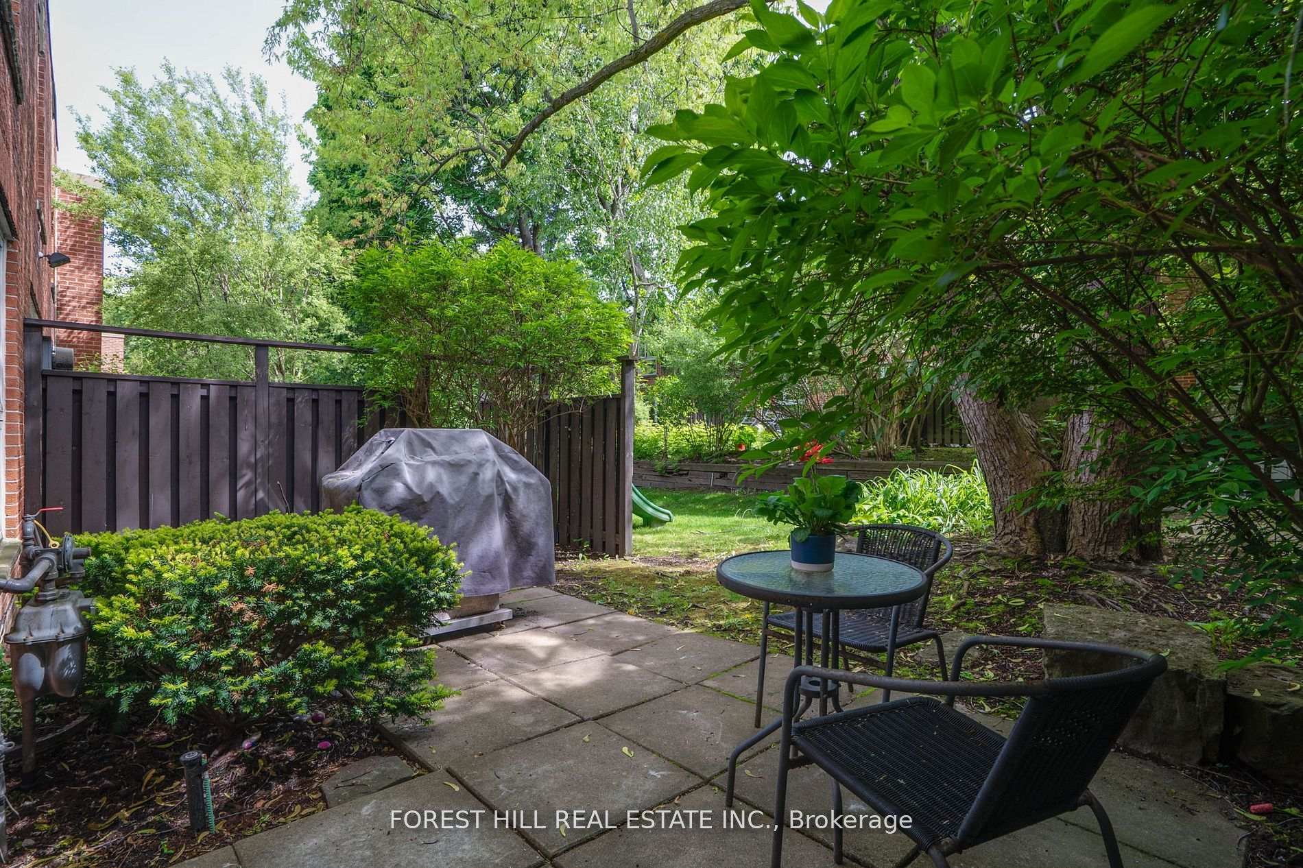 4 Bedrooms Condo at 11 Scenic Mill, Toronto For sale