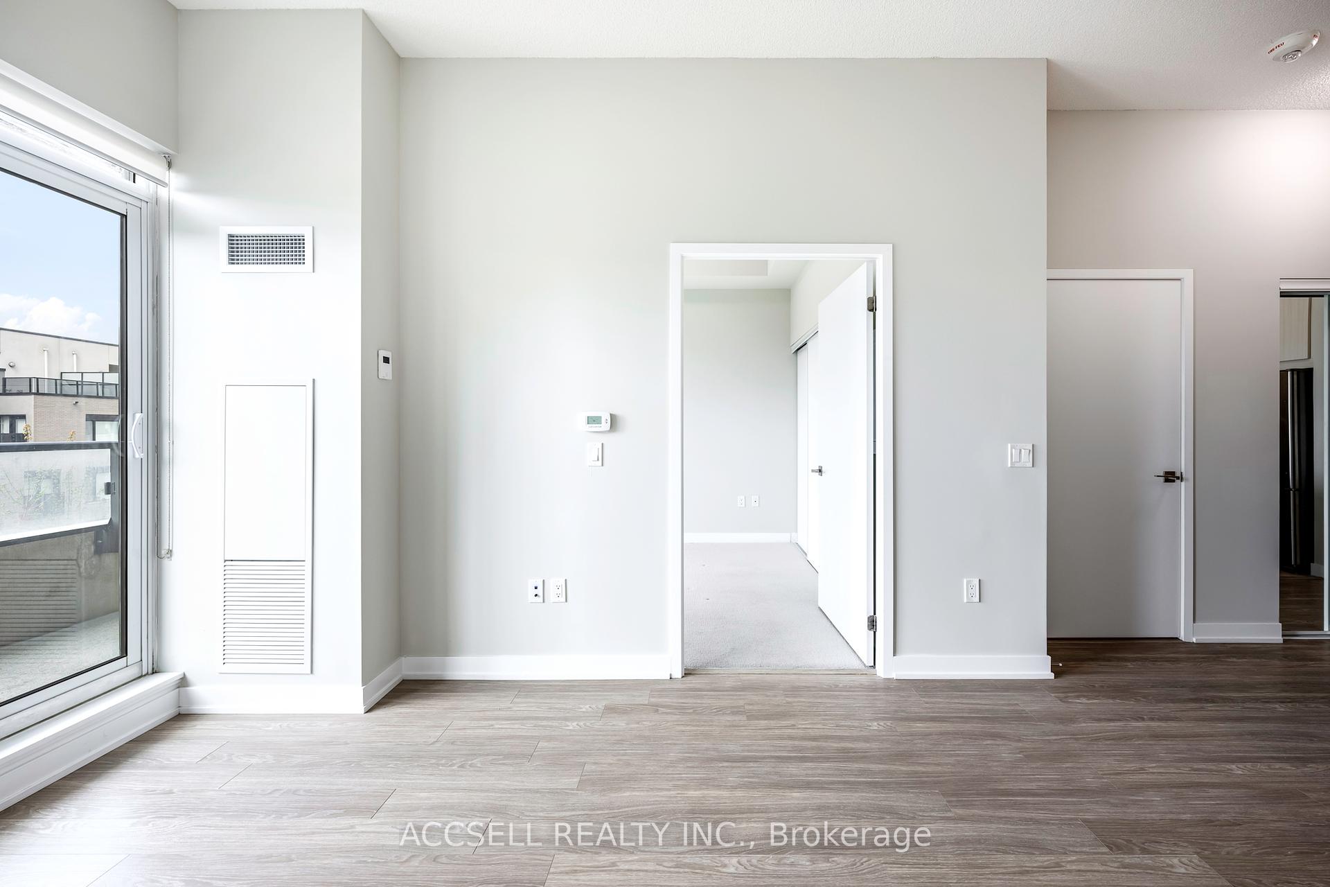 2 Bedrooms Condo at 4055 Parkside Village, Mississauga For sale