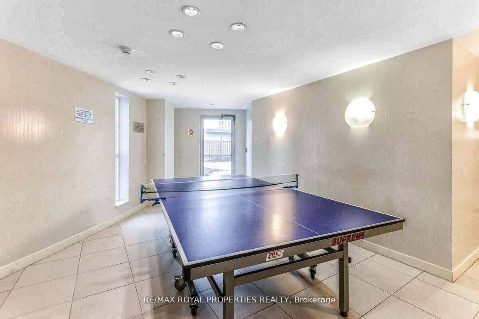 3 Bedrooms Condo at 38 Lee Centre,  Toronto For sale