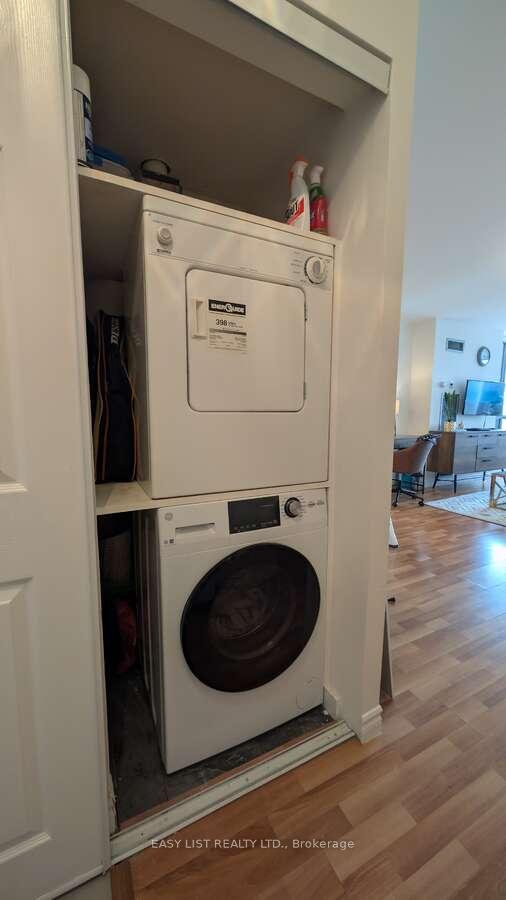 2 Bedrooms Condo at 117 Gerrard, Toronto For sale