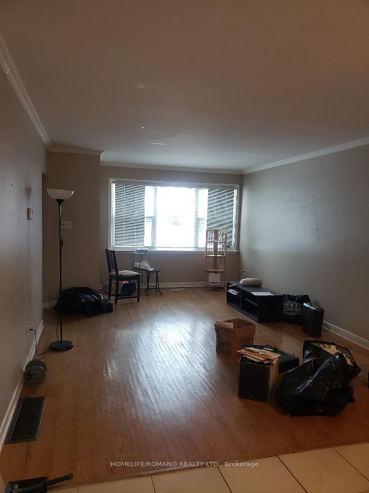 https://trreb-image.ampre.ca/GVVV9aGCXsU3AAIPY4_D0xIN17h3O-DDefktVww0JL4/rs:fit:960:960/wm:.5:so:0:50:.4/wmsh:10/wmt:PHNwYW4gZm9yZWdyb3VuZD0nd2hpdGUnIGZvbnQ9JzY4Jz5IT01FTElGRS9ST01BTk8gUkVBTFRZIExURC4sIEJyb2tlcmFnZTwvc3Bhbj4/cb:20250223145450/L3RycmViL2xpc3RpbmdzLzQwLzM5LzU5LzY3L3AvMDI2Yjk2NjEtNTY4Ny00YTQ4LWJlYTUtZjI2ZTYyY2IyZjYyLmpwZw.jpg