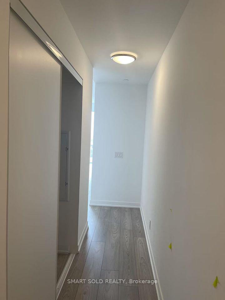 285 DUFFERIN
