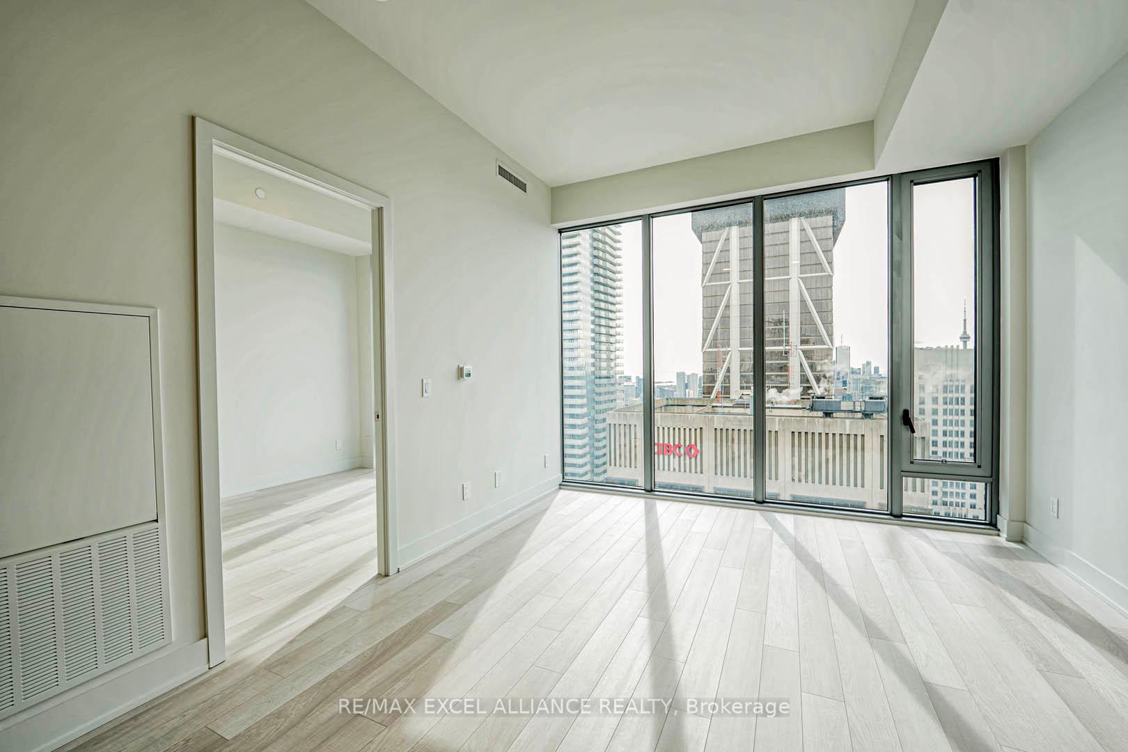2 Bedrooms Condo at 8 Cumberland, Toronto For sale