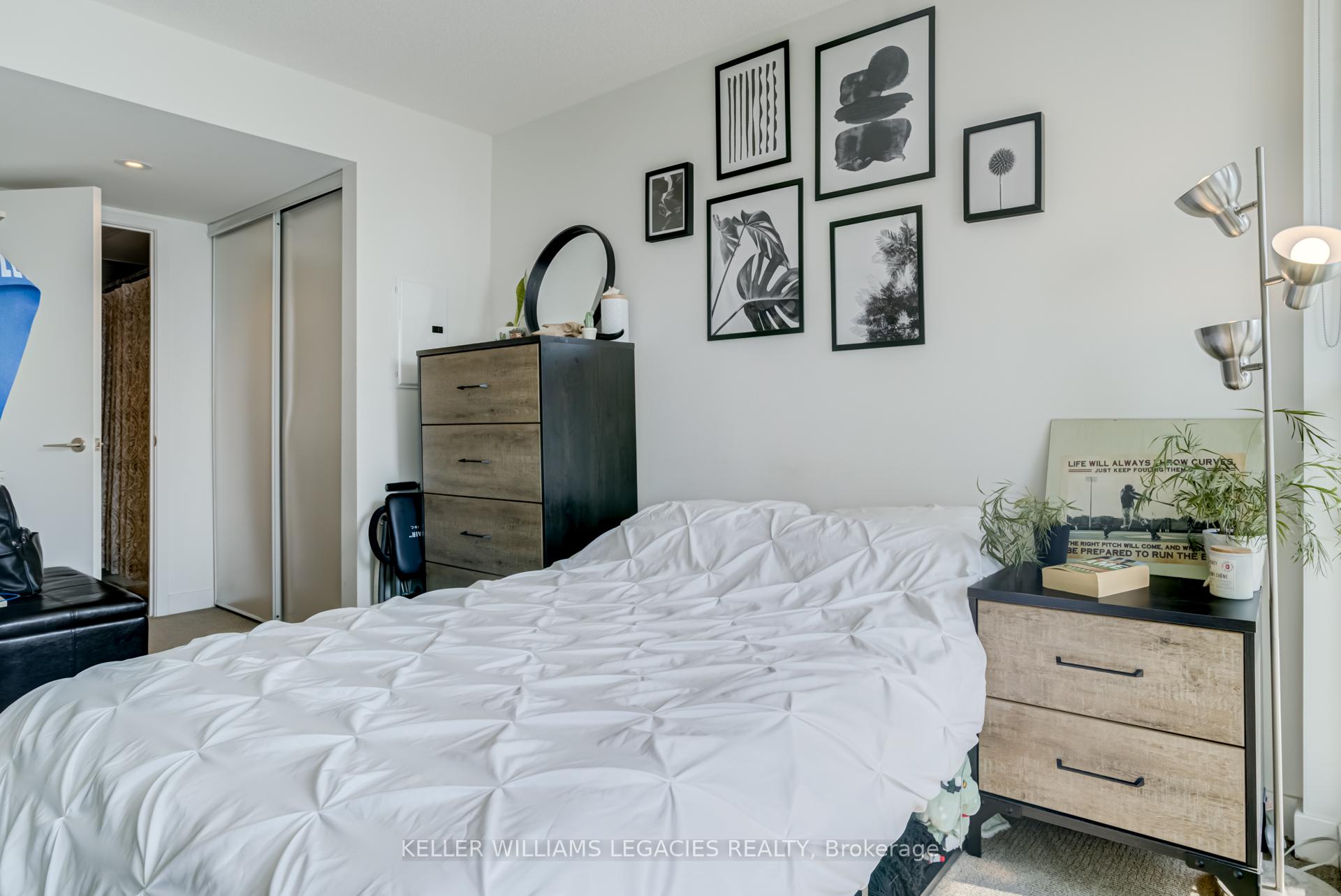 1 Bedroom Condo at 75 Queen’s Wharf,  Toronto For sale