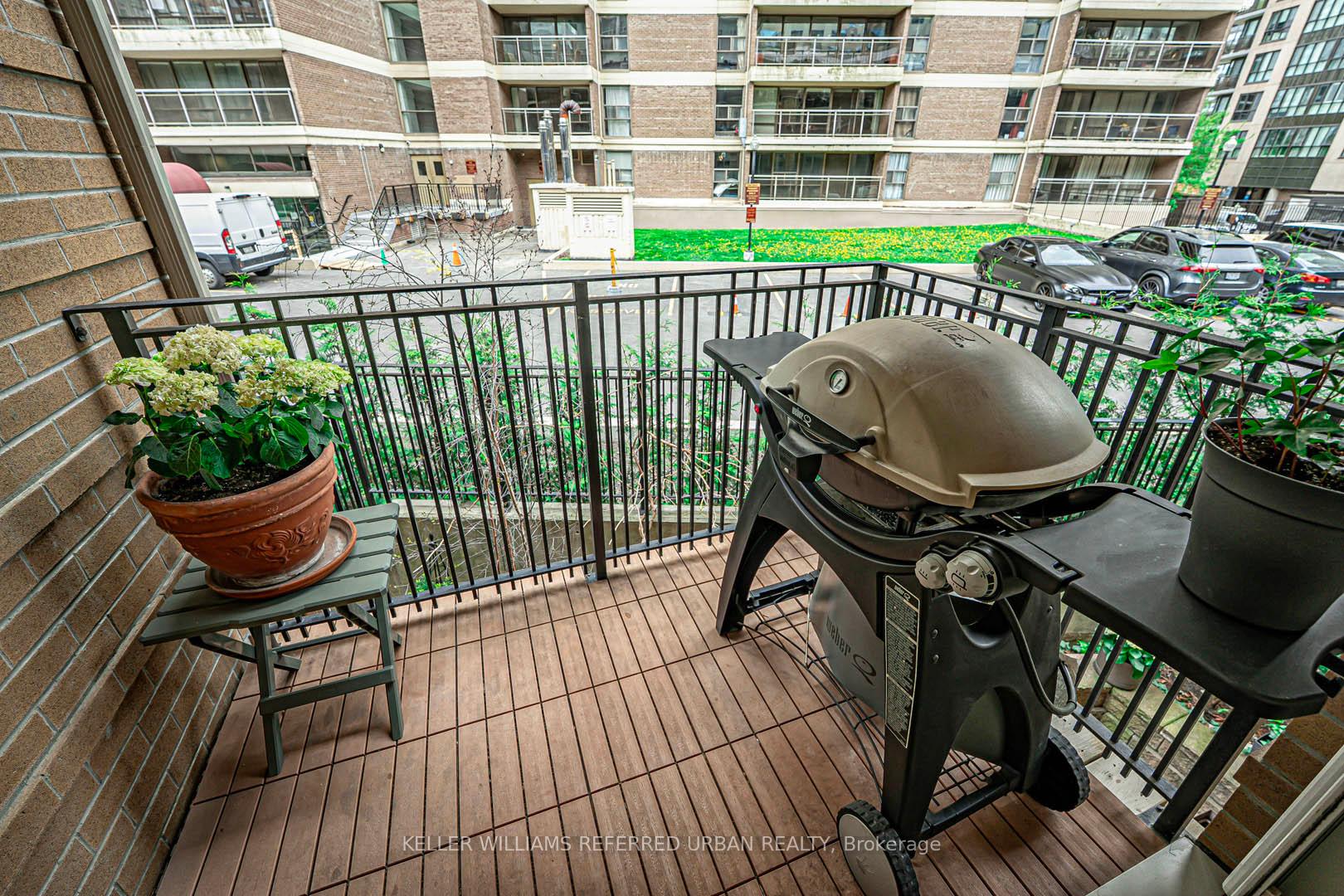 2 Bedrooms Condo at 67 Pleasant, Toronto For sale