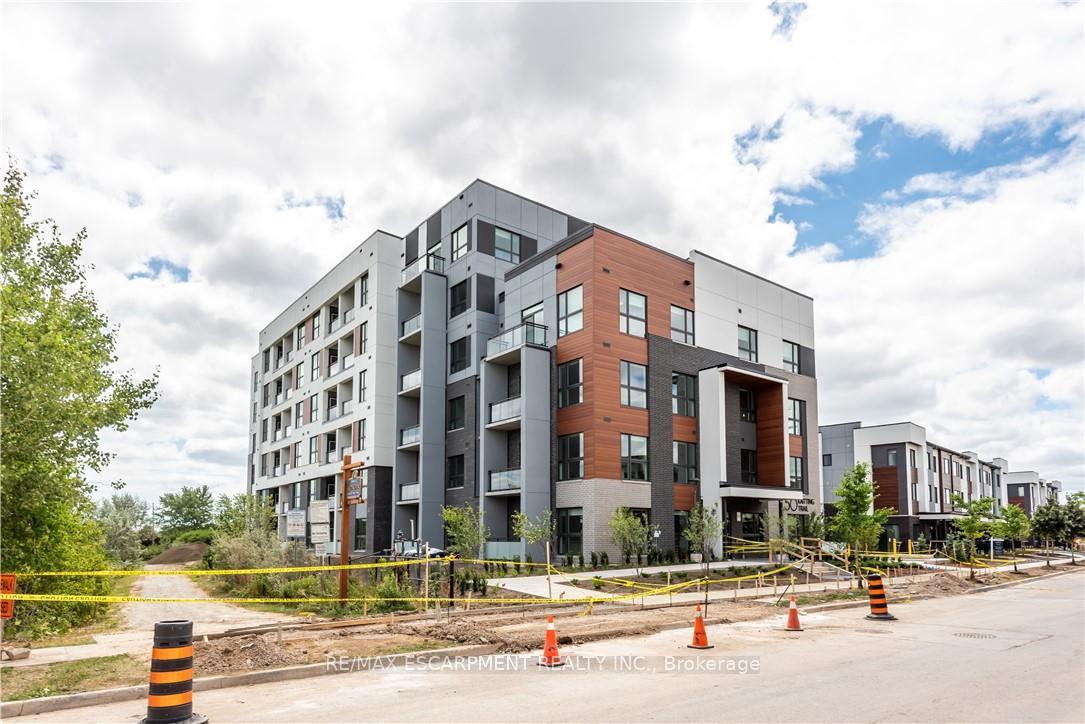 2 Bedrooms Condo at 50 KAITTING, Oakville For sale