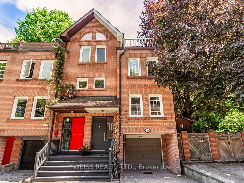 215 Milan Street, Toronto, ON M5A 4C3