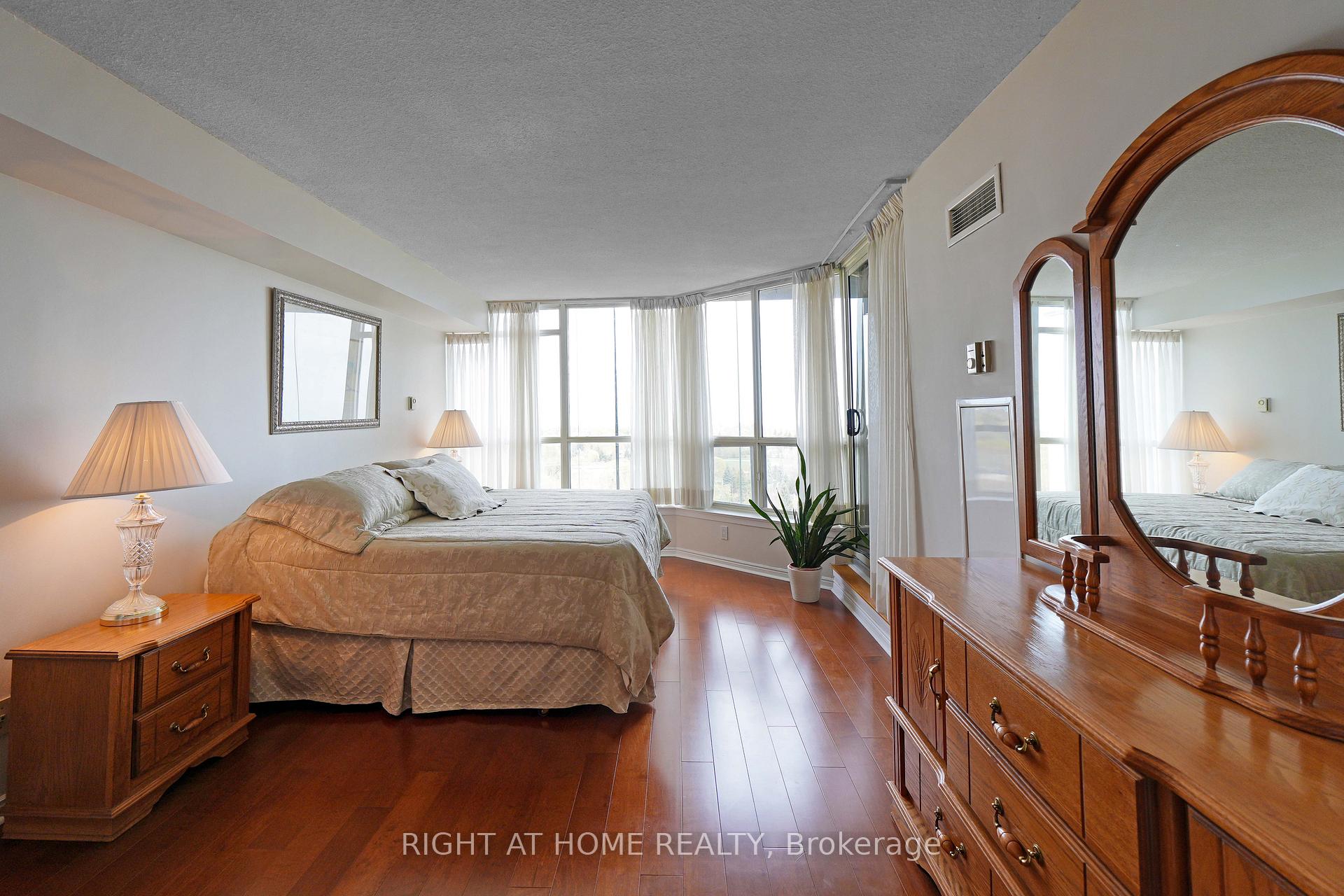 3 Bedrooms Condo at 20 Guildwood, Toronto For sale