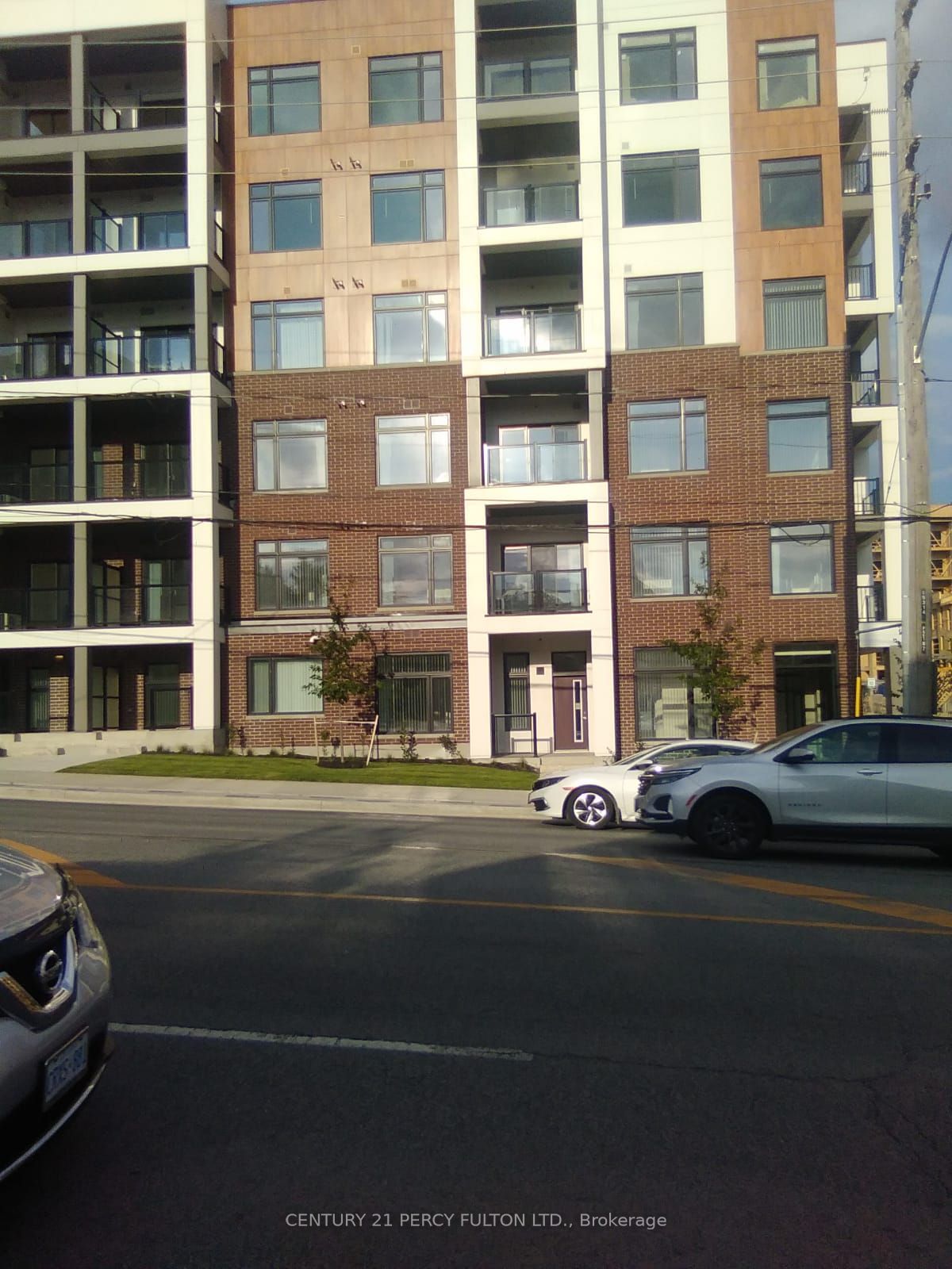 #104 - 160 Canon Jackson Drive, Toronto, ON M6M 0C1