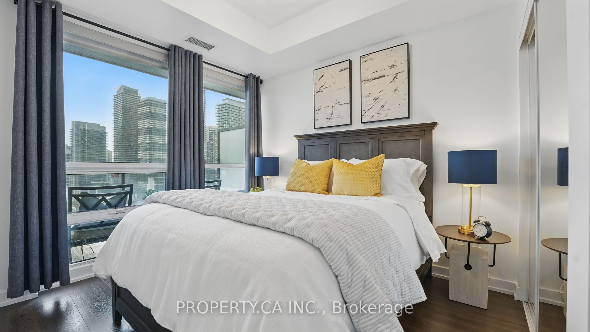 2 Bedrooms Condo at 2220 Lakeshore,  Toronto For sale