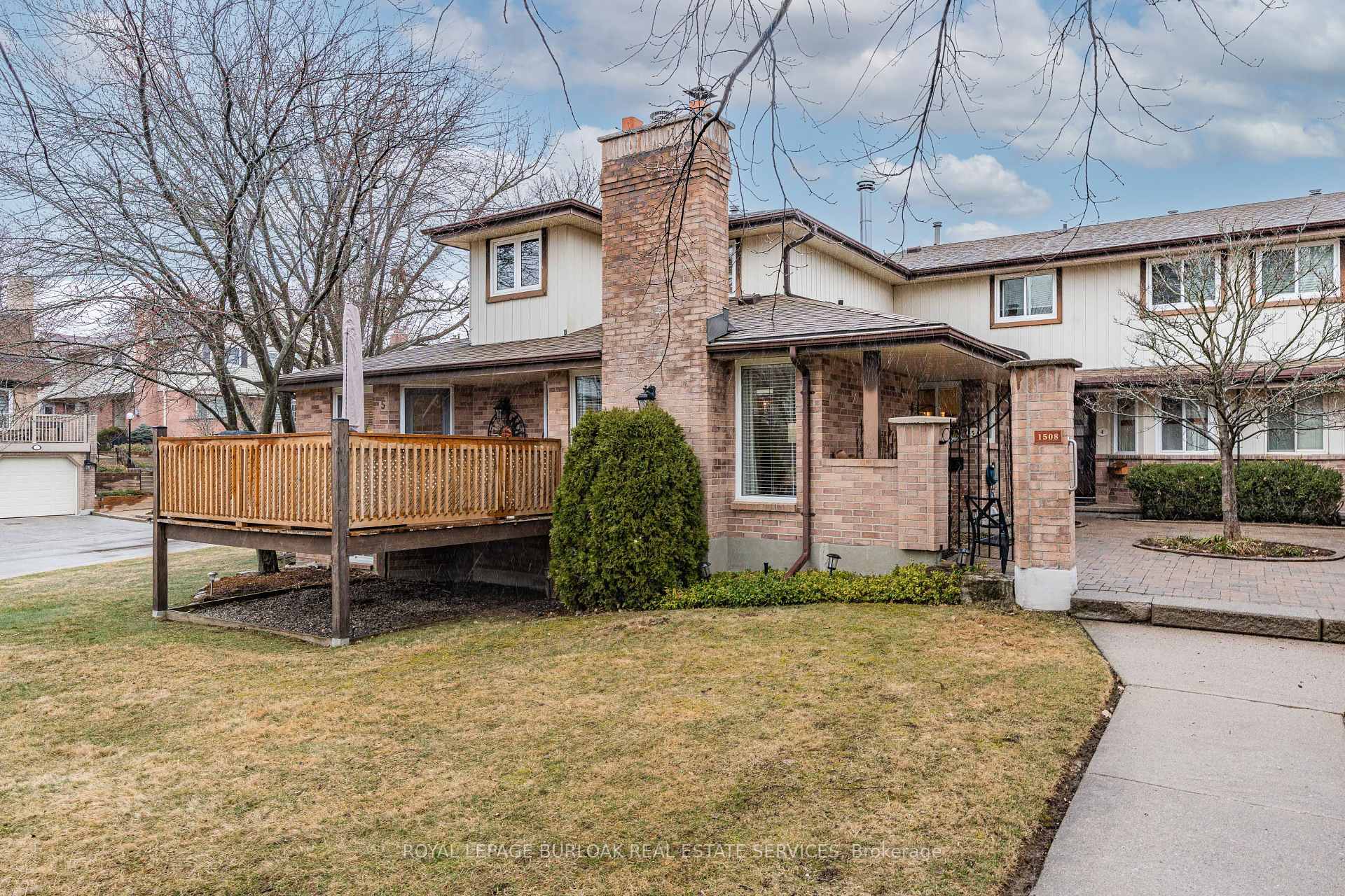 3 Bedrooms Condo at 1508 Upper Middle, Burlington For sale