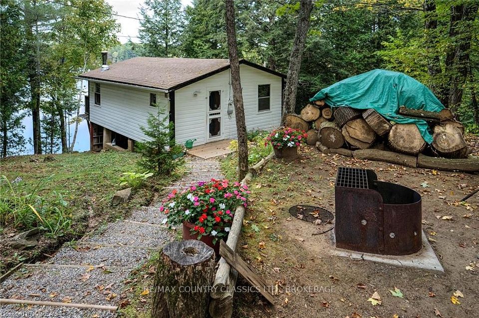 1054 EARL BAY