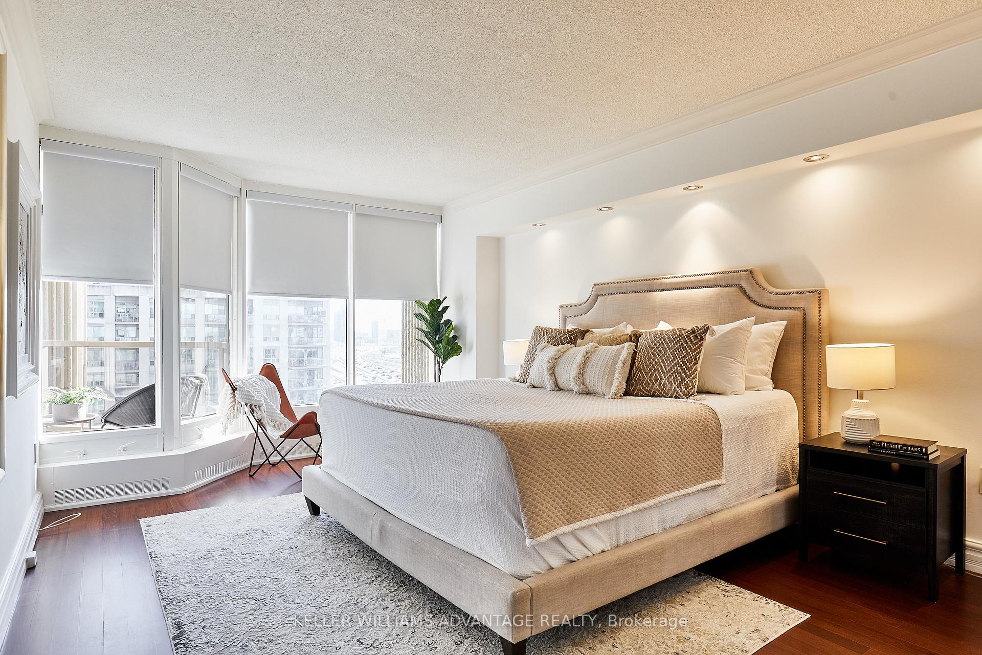 2 Bedrooms Condo at 2045 Lake Shore, Toronto For sale