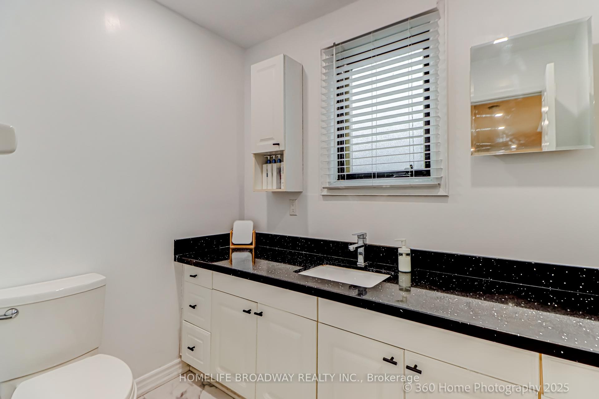 3 Bedrooms Condo at 51 Yellow Birch, Toronto For sale